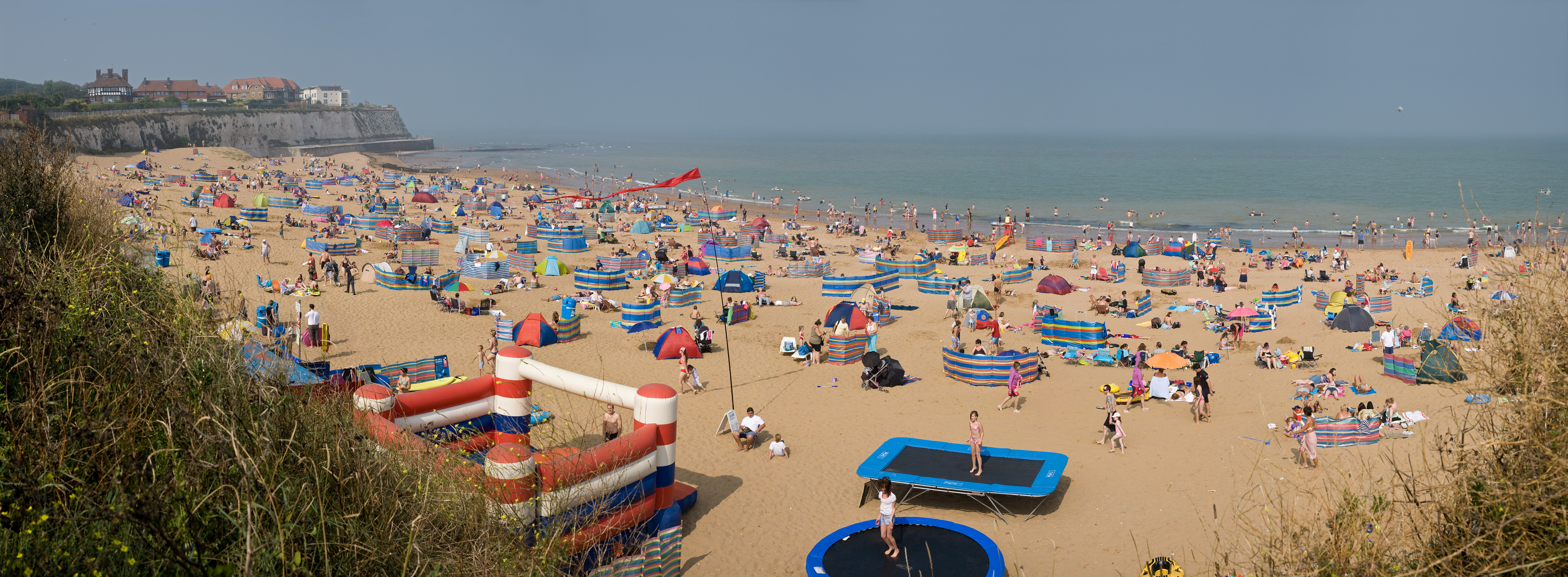 English: A sunny August day at the beach at Jo...