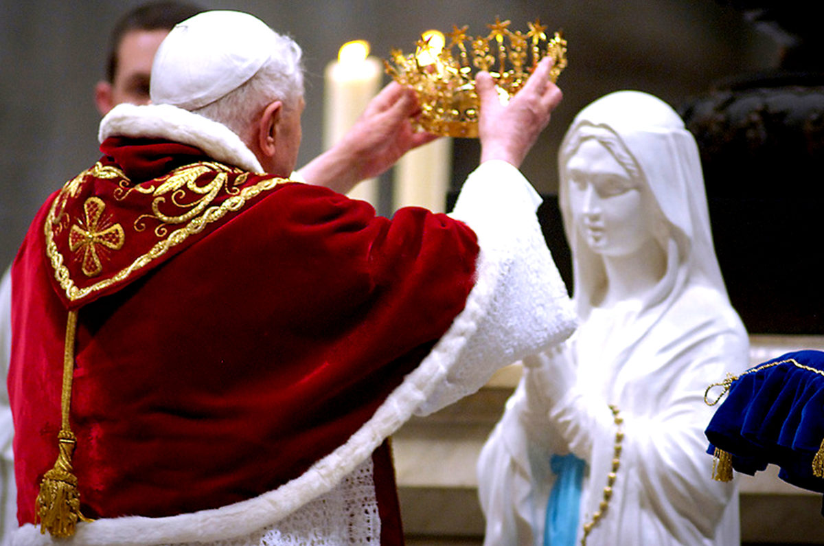 How Rosary Prayer Teaches the Glory of Humility