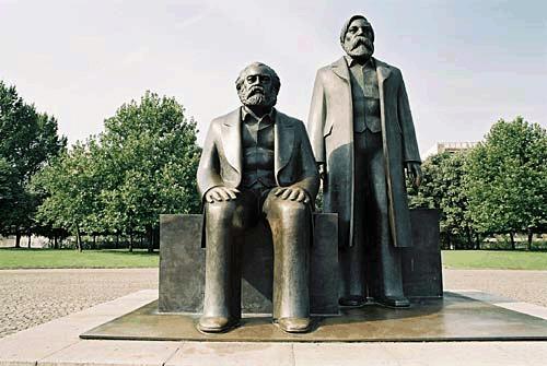 English: Statue of Marx and Engels. A part of ... English: Statue of Marx and Engels. A part of ...